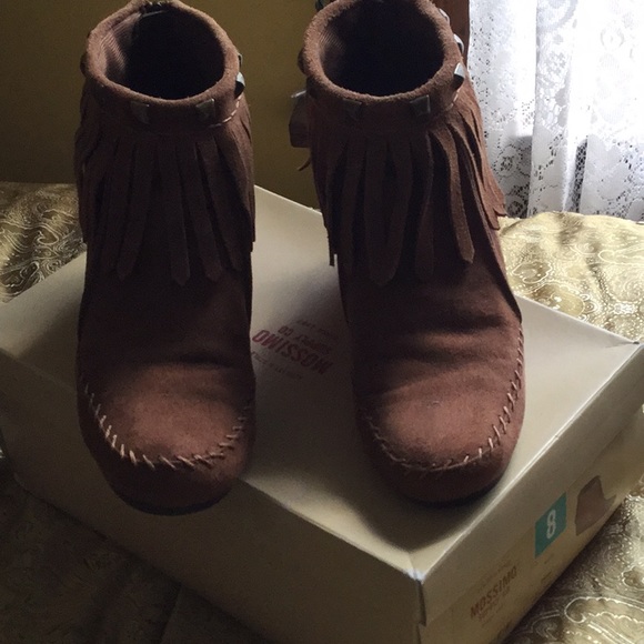 Mossimo Supply Co fringed hidden wedge bootie..Sale - Picture 10 of 11